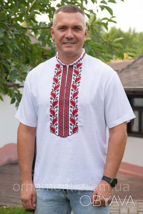 
Традиційна чоловіча біла вишиванка з червоним візерунком — національна українсь. . фото 1