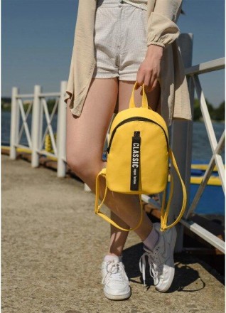 Жіночий стильний міський, маленький жовтий рюкзак для прогулянок: цікавий дизайн. . фото 3