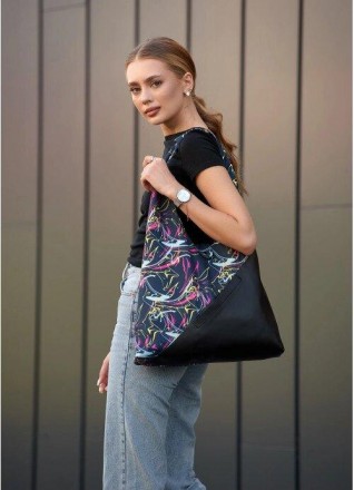 Жіноча велика стильна сумка на плече, сумка хобо
Виготовлена з комбінації зносос. . фото 2