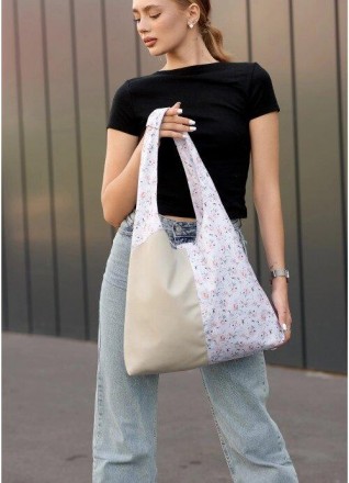 Жіноча велика стильна світла сумка на плече, сумка хобо
Виготовлена з комбінації. . фото 7