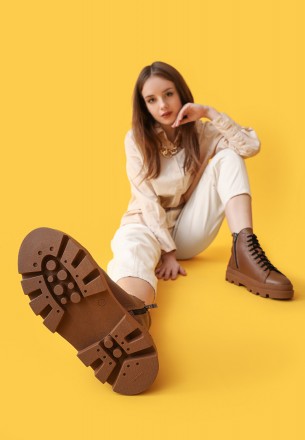 36 розмір - 23.5 см 
Жіночі світло-коричневі, руді зимові черевики з натуральної. . фото 5