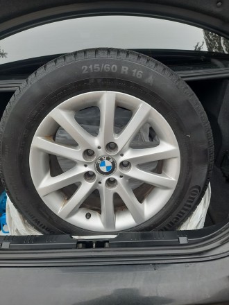 Зимова резина 215/60/R16 на оригінальних дисках BMW, в хорошому стані,  залишок . . фото 2