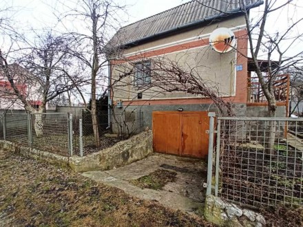Продається цегляний дачний будинок в с.Петриків в 300м від автобусної зупинки. 
. . фото 2