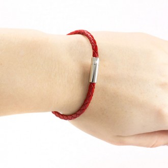 
Шкіряний браслет червоного кольору із застібкою - це зручна та практична прикра. . фото 4
