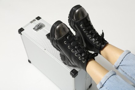 40 розмір - 26 см
Стильні модні жіночі кежуал зимові черевики на товстій масивні. . фото 7