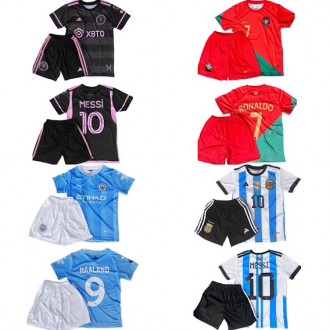 Нова футбольна форма (футболка та шорти) клуби та збірни світу. 
Пересилаємо Ук. . фото 6