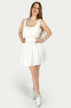 Короткое летнее платье с открытой спиной от испанского бренда Zara. Модель с отр. . фото 3