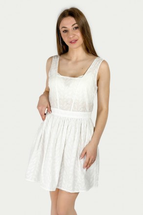 Короткое летнее платье с открытой спиной от испанского бренда Zara. Модель с отр. . фото 2