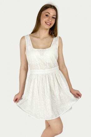 Короткое летнее платье с открытой спиной от испанского бренда Zara. Модель с отр. . фото 4