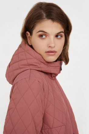 Стеганое пальто женское с капюшоном от финского бренда Finn Flare. В боковых шва. . фото 3