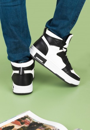 Мужские зимние кроссовки на шнуровке
Материал верха: Экокожа
Материал стельки:. . фото 9