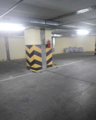 Подземный паркинг 1 и 2 ярус. Двух ярусный паркинг.

1.	Пр-т Влади́мира Ивасюк. Оболонь. фото 9