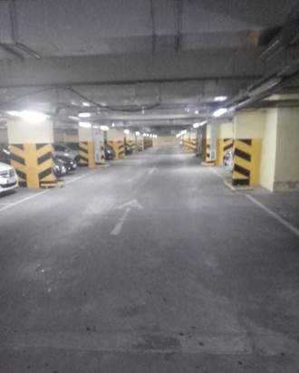 Подземный паркинг 1 и 2 ярус. Двух ярусный паркинг.

1.	Пр-т Влади́мира Ивасюк. Оболонь. фото 10
