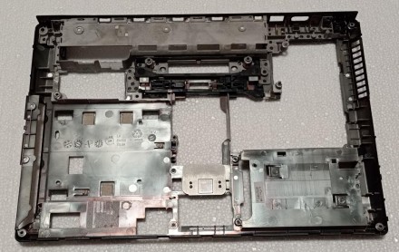 Нижня частина корпуса (поддон) з ноутбука HP ProBook 6460b 6070B0480001 641838-0. . фото 3