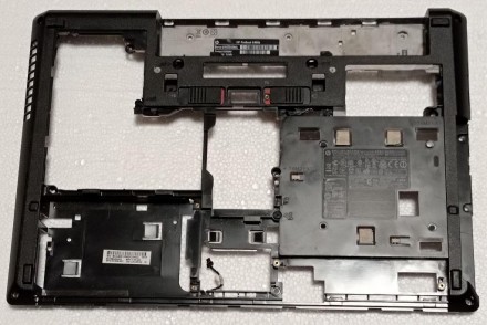 Нижня частина корпуса (поддон) з ноутбука HP ProBook 6460b 6070B0480001 641838-0. . фото 2