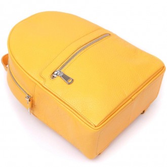 Яскравий жовтий шкіряний рюкзак класичний міський в акуратному дизайні.
Гідна як. . фото 10