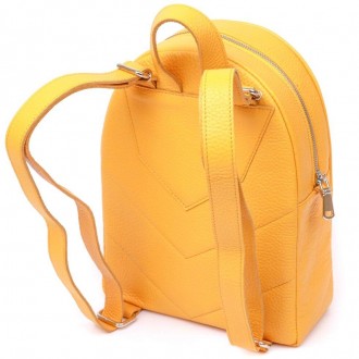 Яскравий жовтий шкіряний рюкзак класичний міський в акуратному дизайні.
Гідна як. . фото 8