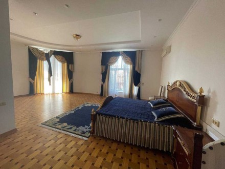 В продаже кирпичный дом на Таирова 
Площадь 600м2 в 3эт . 
5 мастер-спален 
учас. Киевский. фото 14