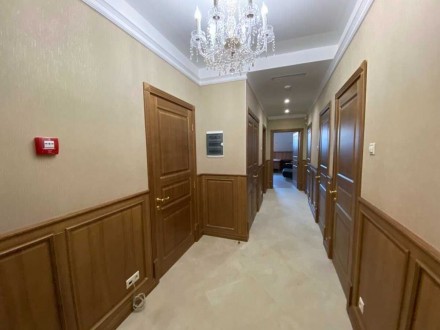 Продажа VIP офиса 264 кв.м. в самом центре Киева с красивым видом на Михайловски. . фото 12