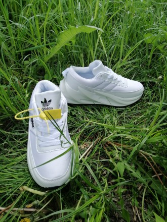 Кроссовки женские Adidas. Размер 39. Длина по стельке 24,5 см . . фото 8