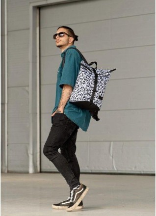 Чоловічий стильний рюкзак для ноутбука тканинний з чорно-білим принтом.
Аксесуар. . фото 8