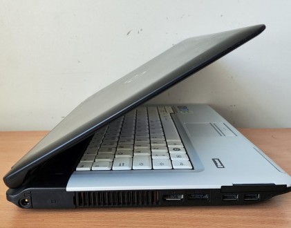 Ноутбук с Европы Fujitsu Lifebook S710 14" i5-M520 /4 ГБ/160 Gb HDD/DVD-RW
Мы за. . фото 3
