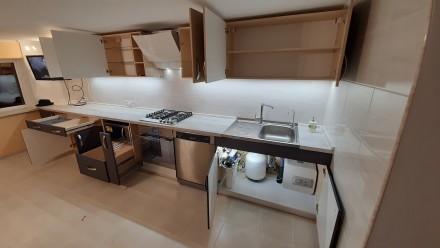 Кухня, кухонні куточки, додатково стіл, тумбочки. Для уточнення розміру, кольору. . фото 4
