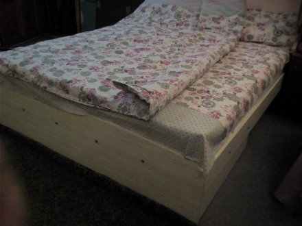Ліжко зроблене з дерева, ДСП, МДФ. Під ліжком висувні шухлядки.. . фото 6