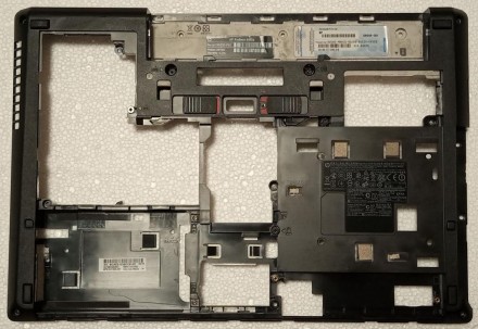 Нижня частина корпуса (поддон) з ноутбука HP ProBook 6465b 6070B0480001 641838-0. . фото 2