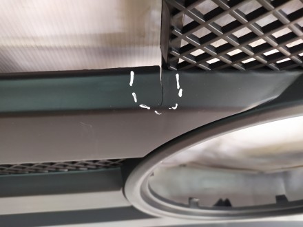Решетка радиатора Mercedes Actros новая Польша есть небольшая трещинака 00003037. . фото 4