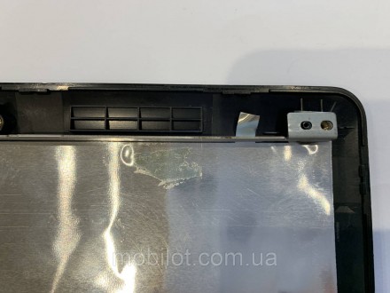 Часть корпуса крышка матрицы к ноутбуку Asus K52d. Есть повреждения и следы от э. . фото 3