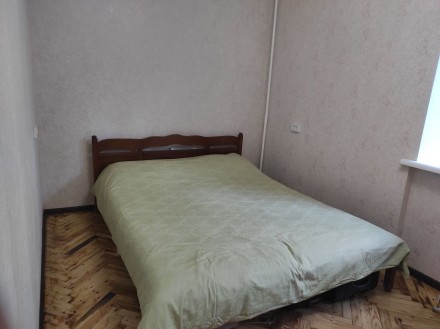 Продается полноформатная двухместная кровать из натурального дерева в хорошем со. . фото 2