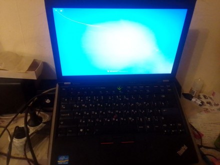 Домашній Lenovo ThinkPad X220 бу

Продаю свій домашній ноут. 
Швидкий, шуршит. . фото 4