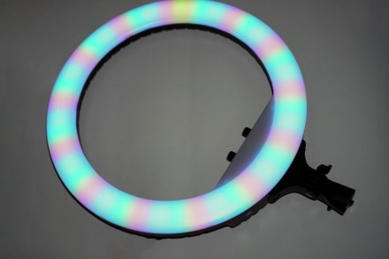 Кільцева LED-лампа RL-18RGB 45 см 220 V 3 кріп.тел. + пульт + чохол

Кільцева . . фото 2