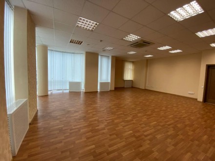 Аренда просторного офиса в центре Киева в Бизнес Центре класса " В " по адресу К. Печерск. фото 3