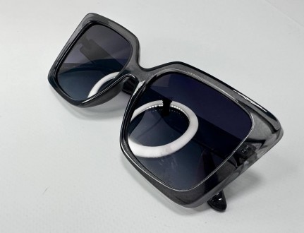 Солнцезащитные женские очки квадратные в легкой оправе с поляризацией
защита от . . фото 4