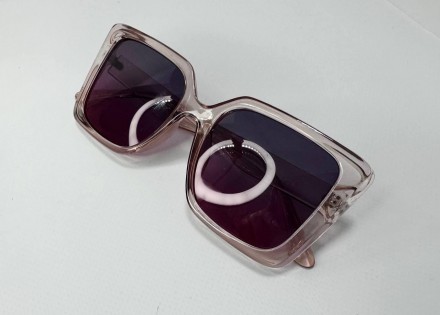 Солнцезащитные женские очки квадратные в легкой оправе с поляризацией
защита от . . фото 3
