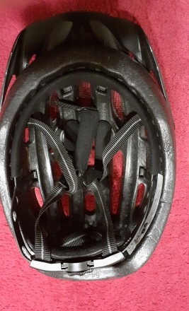 Продам НОВЫЙ  велосипедный шлем  производство Германия  UVEX  серебристого цвета. . фото 5