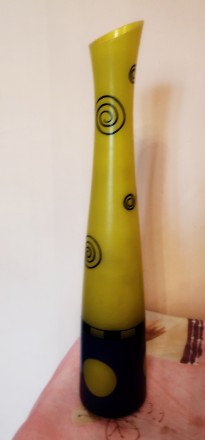 оригинальная ваза для цветов
стеклянная
цветная
с орнаментом

высота 46 см
. . фото 3