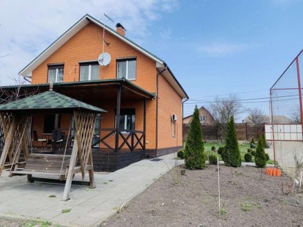 Тёплый кирпичный дом находится в самом центре с. Михайловка-Рубежовка, рядом с о. . фото 14