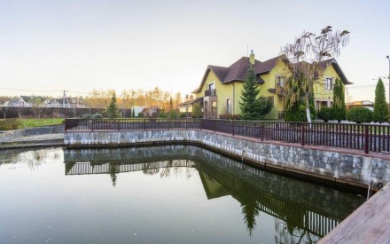 Козин. Дом с своим собственным озером, построен для себя, с ухоженным зеленым уч. . фото 13