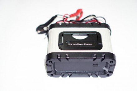 Автомобільний зарядний пристрій E-fast TK-400 12 вольтів 6 амперів 

Зарядний . . фото 3