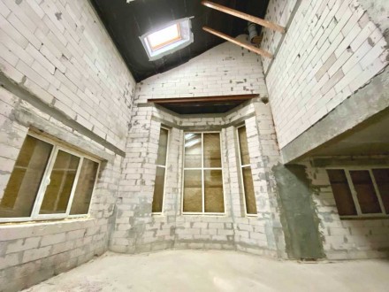 дом, 300.00 кв.м. . фото 11 * Київ. вул. Словечанська, 3/1. (Соломянський р-н).
Локація: верхні Совки, 15 . . фото 11