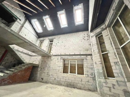 дом, 300.00 кв.м. . фото 10 * Київ. вул. Словечанська, 3/1. (Соломянський р-н).
Локація: верхні Совки, 15 . . фото 10