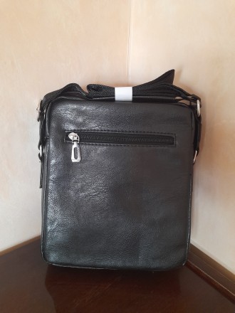 Продаю вместительную сумку из приятной на ощупь черной экокожи, с внутренним кар. . фото 5