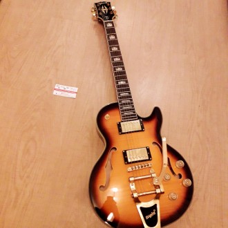 Електрогітара Gibson Les Paul Custom Shop Burn Bigsby China. З логотипом Gibson.. . фото 4