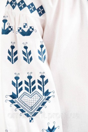 Лляна вишиванка для дівчинки біла із синім орнаментом.
Вишиванка білого кольору . . фото 6