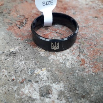 Мужское женское кольцо герб Украины черное размер 16-23 мм.
Металл: медецинская . . фото 2