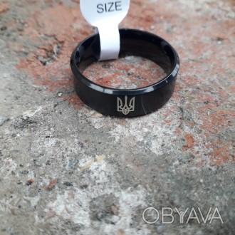 Мужское женское кольцо герб Украины черное размер 16-23 мм.
Металл: медецинская . . фото 1