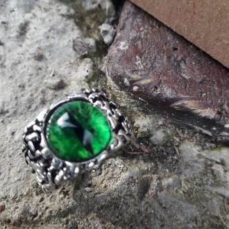 Мужское женское кольцо глаз змеи зеленый размер регулируется.
Бижутерний сплав. . . фото 3